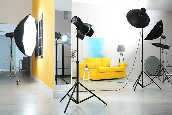 LIGHT TRIPOD